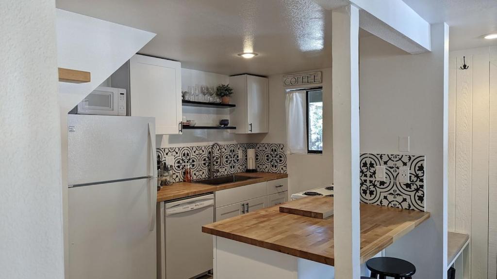 Cozy Condo Walking Distance To Village And Gondola W/ Pool/ Jacuzzi Sleeps 4. Mammoth Lakes Bagian luar foto