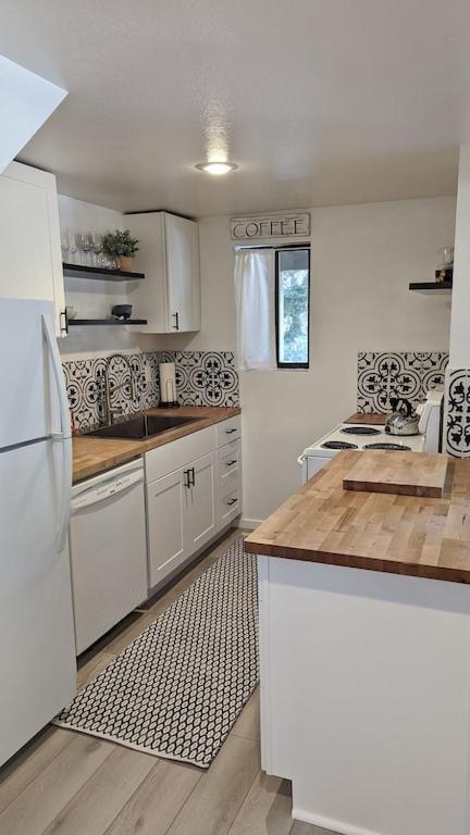 Cozy Condo Walking Distance To Village And Gondola W/ Pool/ Jacuzzi Sleeps 4. Mammoth Lakes Bagian luar foto